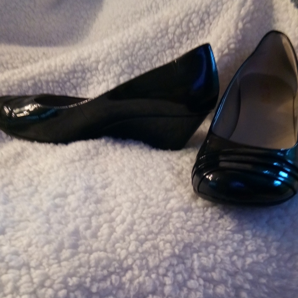 #10 black wedge